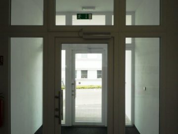 dveře únikové cesty