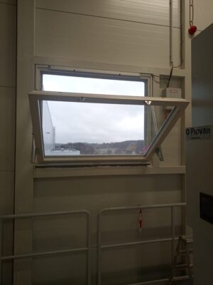 Otevřené okno s pohonem RWA1000 Tandem
